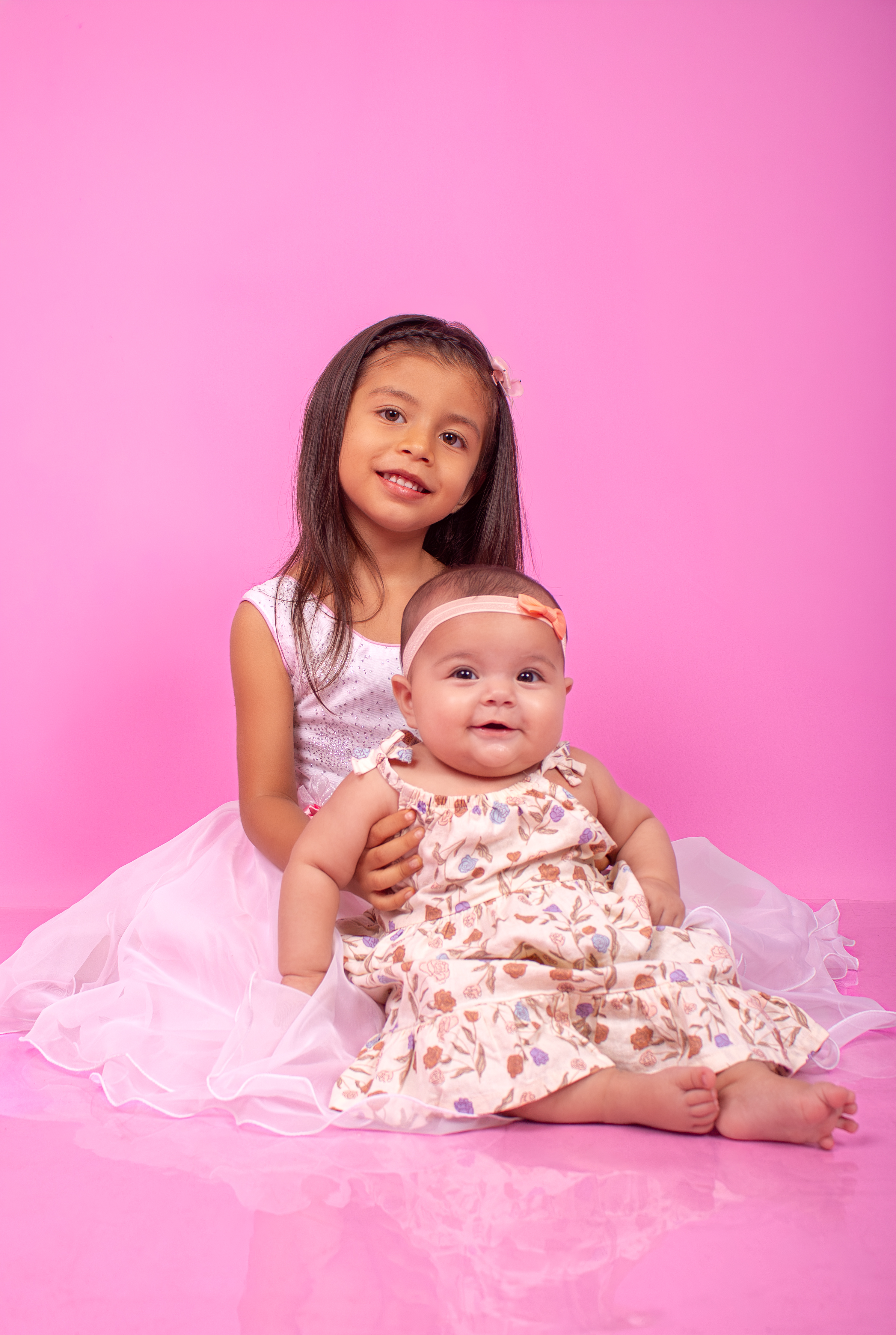 Estudio fotográfico para grupos y amigas celebrando fiesta de cumpleaños en Bucaramanga
